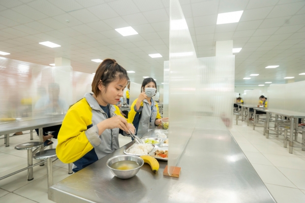 Nâng cao chất lượng thực phẩm và dinh dưỡng thông qua dịch vụ suất ăn công nghiệp